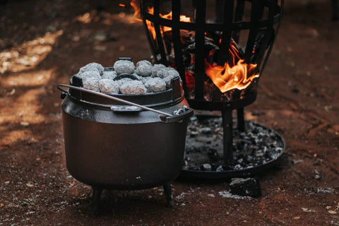 Megamaster No 3 Pro Potjie (Removeable Screw- in Legs & free Carry Bag)