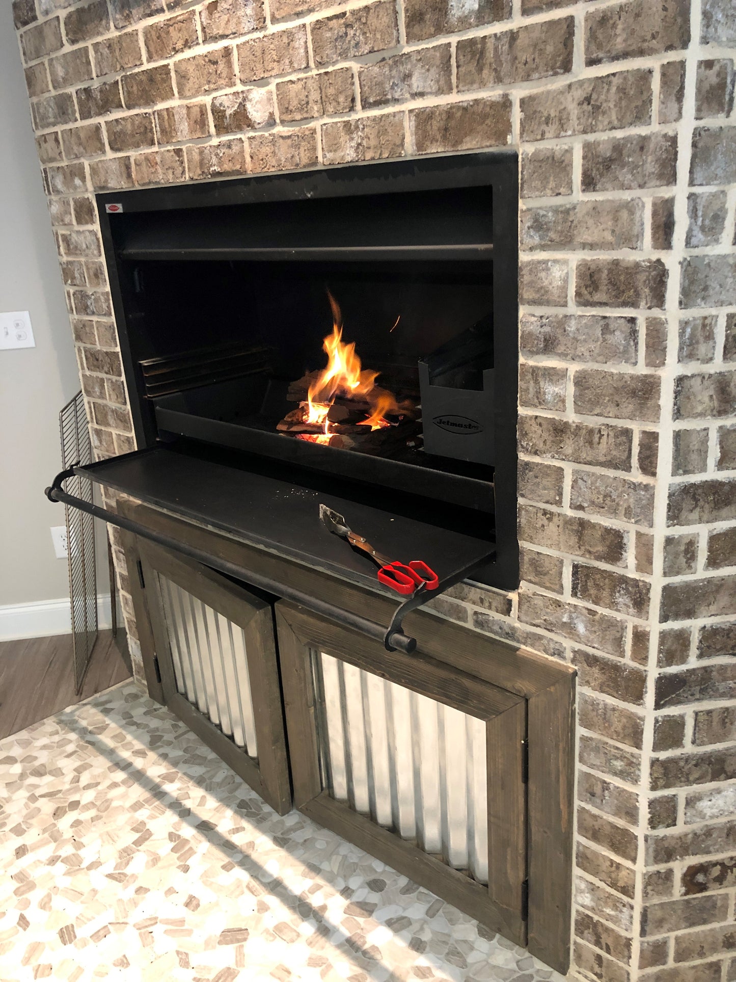 JETMASTER ENTERTAINER 1200- BUILT IN BRAAI